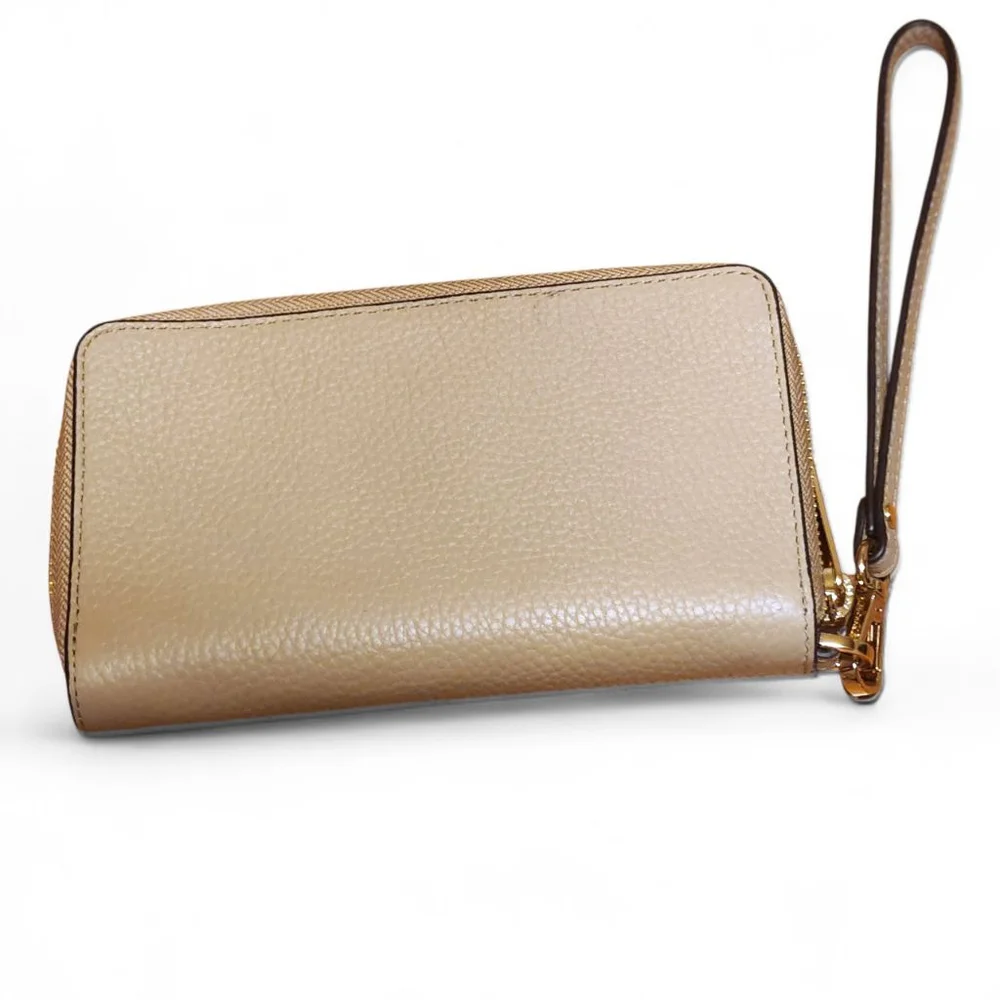Michael Kors Jet Set Travel Wristlet Wallet Beige Leather